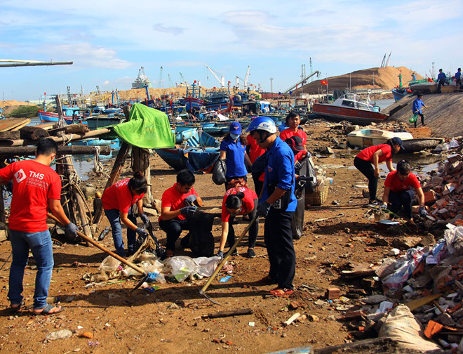 chiến dịch làm sạch biển diễn ra tại Quy Nhơn