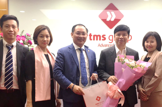 Former Ambassador Extraordinary and Plenipotentiary of Vietnam to Japan paid a working visit to the headquarters of TMS Group