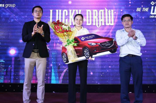 TMS Group tặng thưởng xe Mazda cho “chiến binh xuất sắc” TMS Hotel Quy Nhon Beach