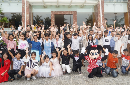 TMS Hotel Da Nang Beach 酒店赞助岘港儿童之声节目