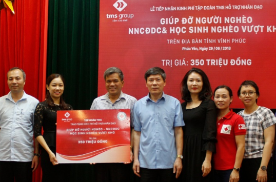 协助VINH PHUC的橙剂受害者及穷人捐赠的3.5亿越南盾